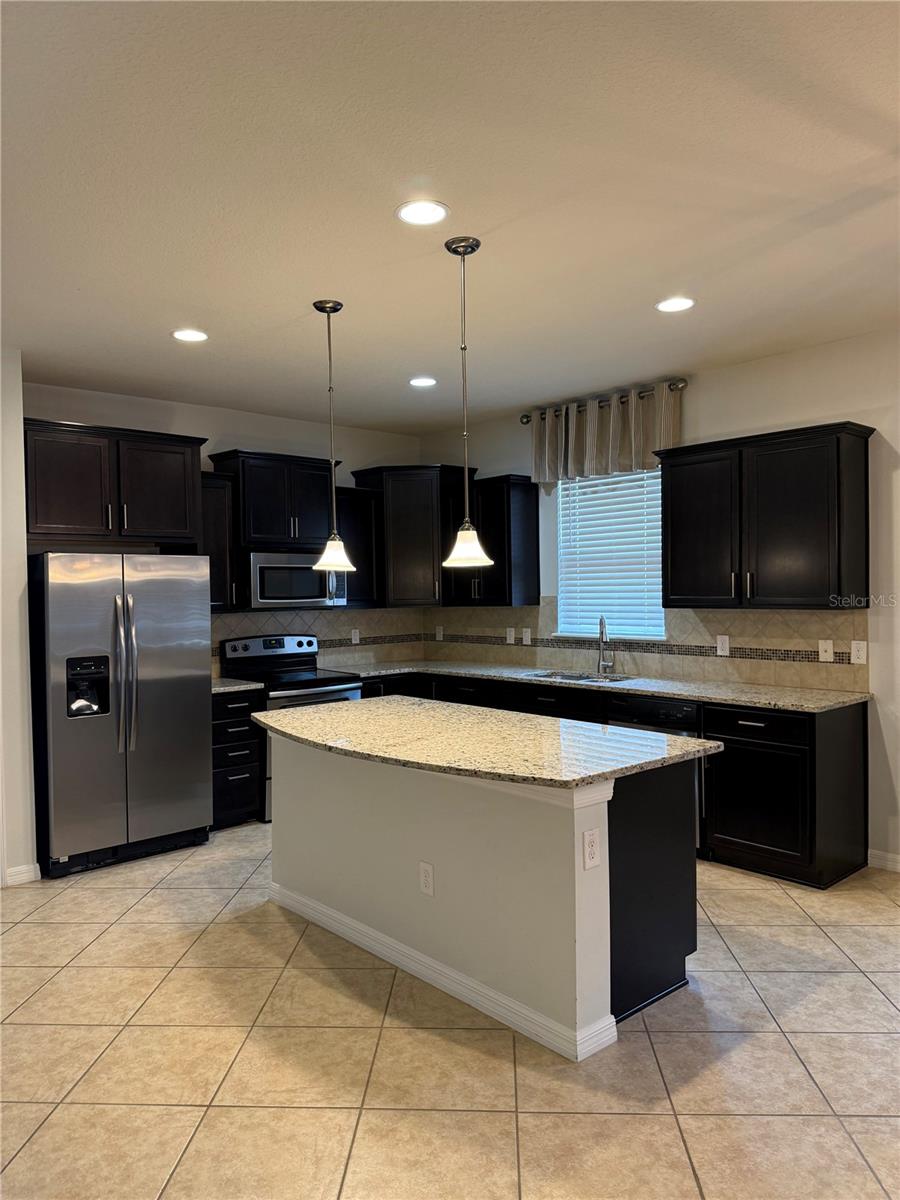 FOUNTAIN PARK PH 01 - Residential Lease