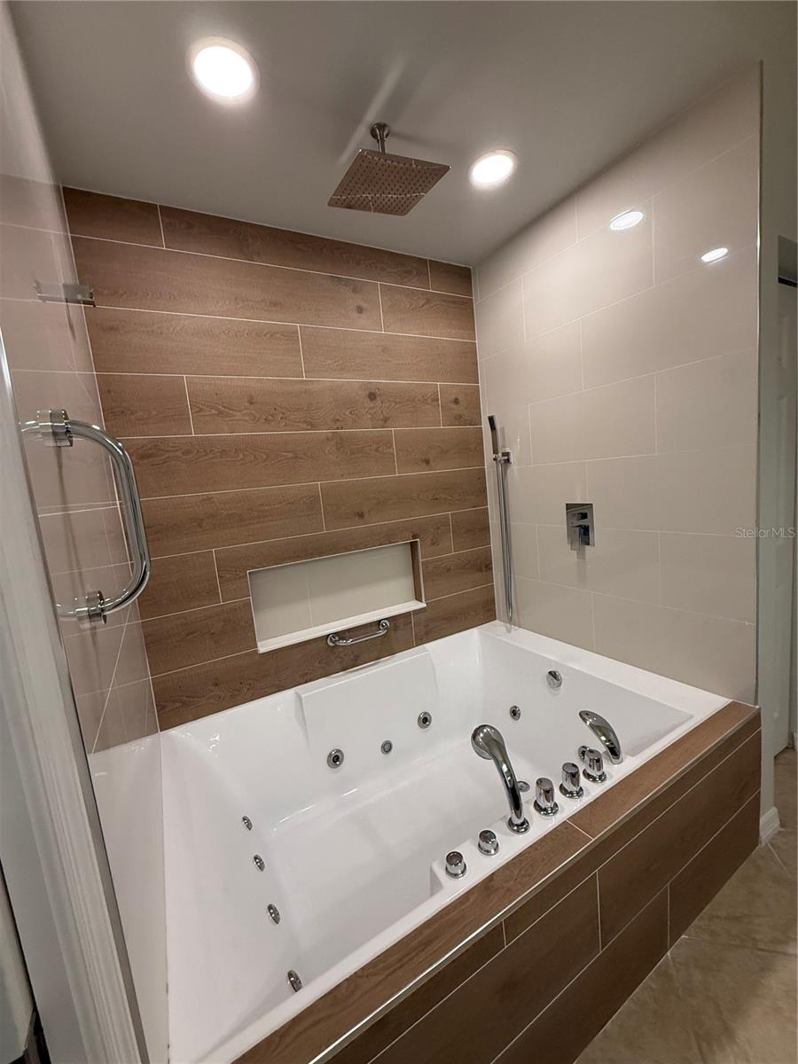 FOUNTAIN PARK PH 01 - Residential Lease