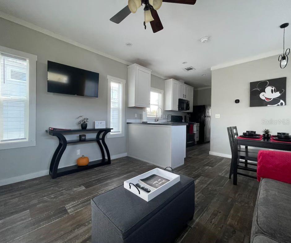 SHERWOOD FOREST - Residential Lease