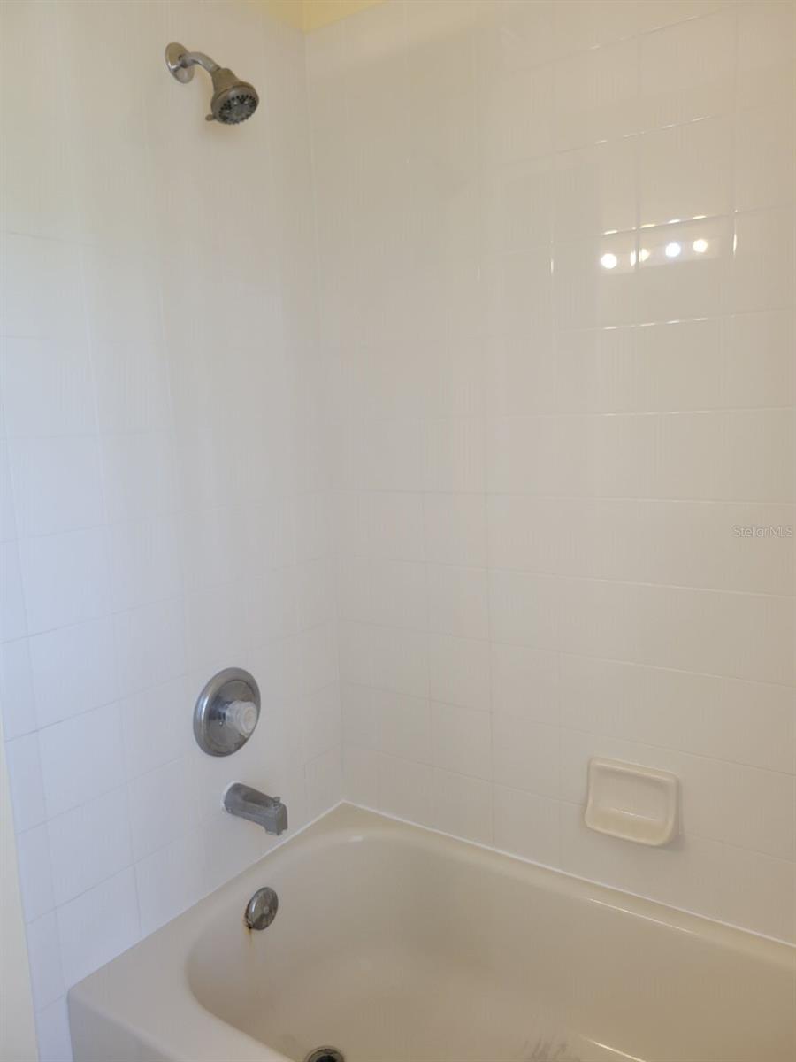 OAK PARK - Residential Lease