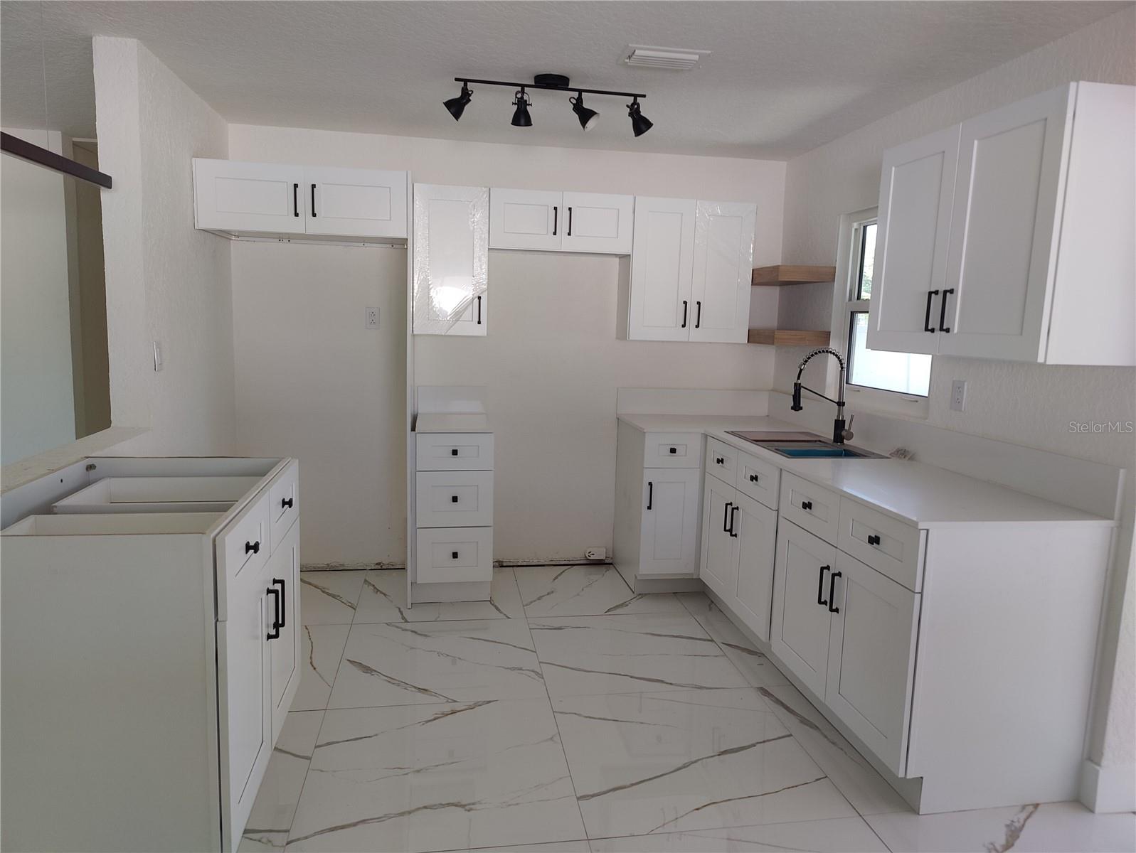 MEADOW LAWN 5TH ADD - Residential