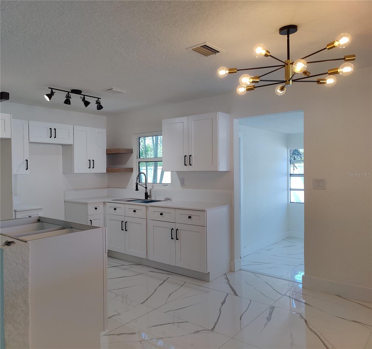 MEADOW LAWN 5TH ADD - Residential