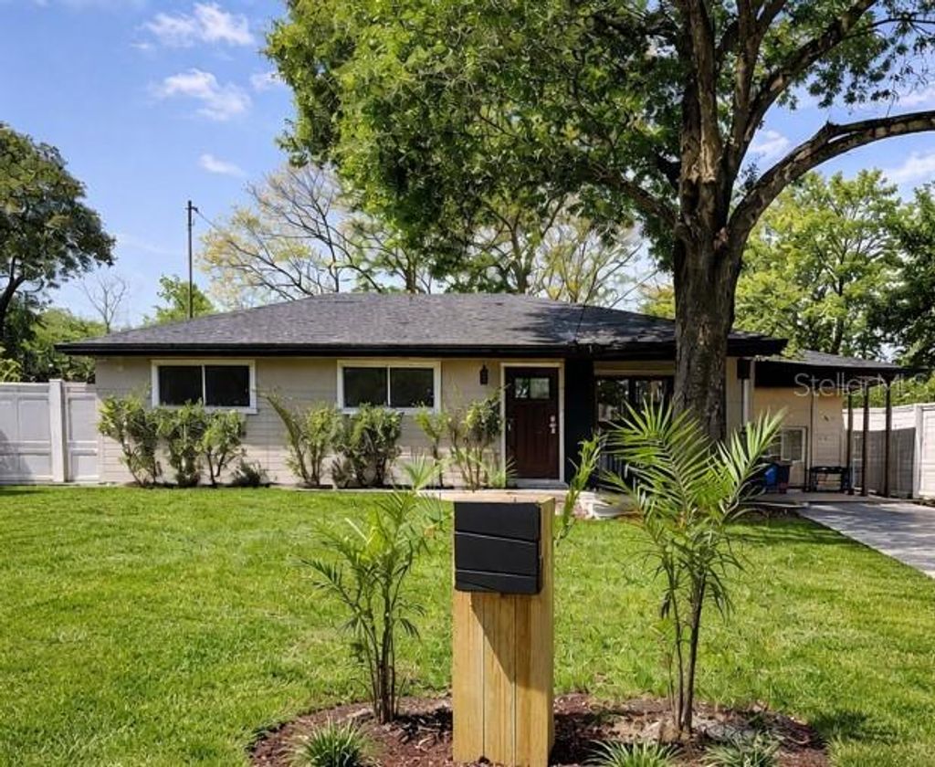 Photo of 7498 Orpine Drive N, St Petersburg, FL 33702 (MLS # TB8491832)