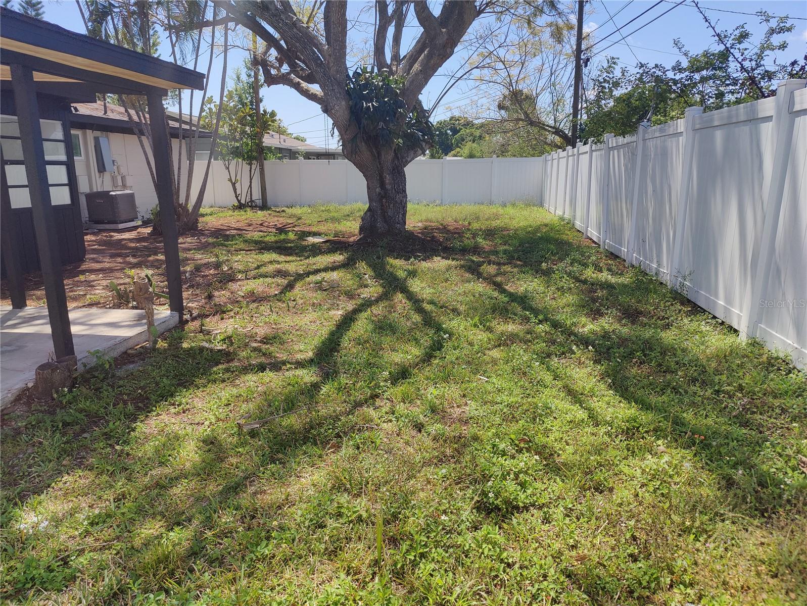 MEADOW LAWN 5TH ADD - Residential