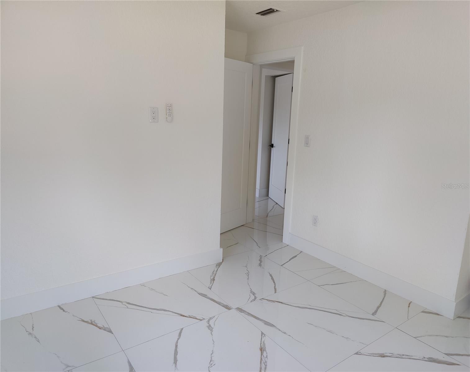 MEADOW LAWN 5TH ADD - Residential