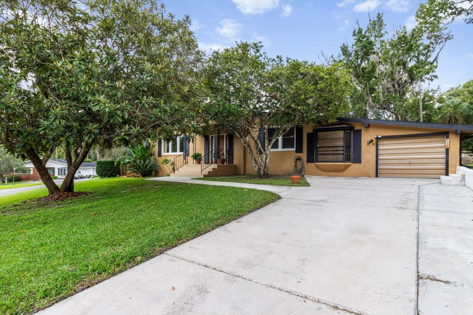 39 SUNSET DRIVE