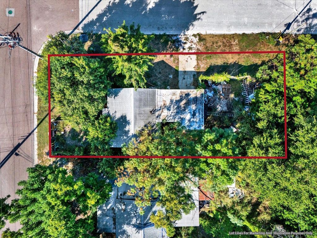 Photo of 2231 28th Avenue N, St Petersburg, FL 33713 (MLS # TB8445047)