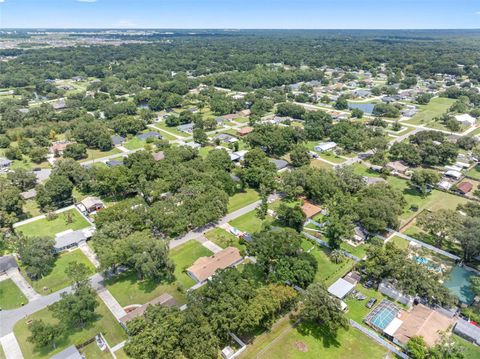 A home in LAKELAND