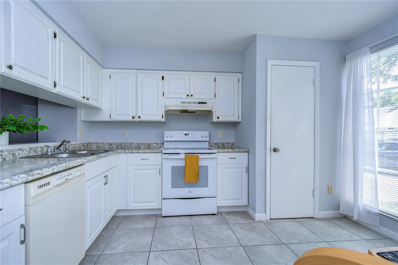 Photo 12 of 42 of 13950 FLETCHERS MILL DRIVE townhome