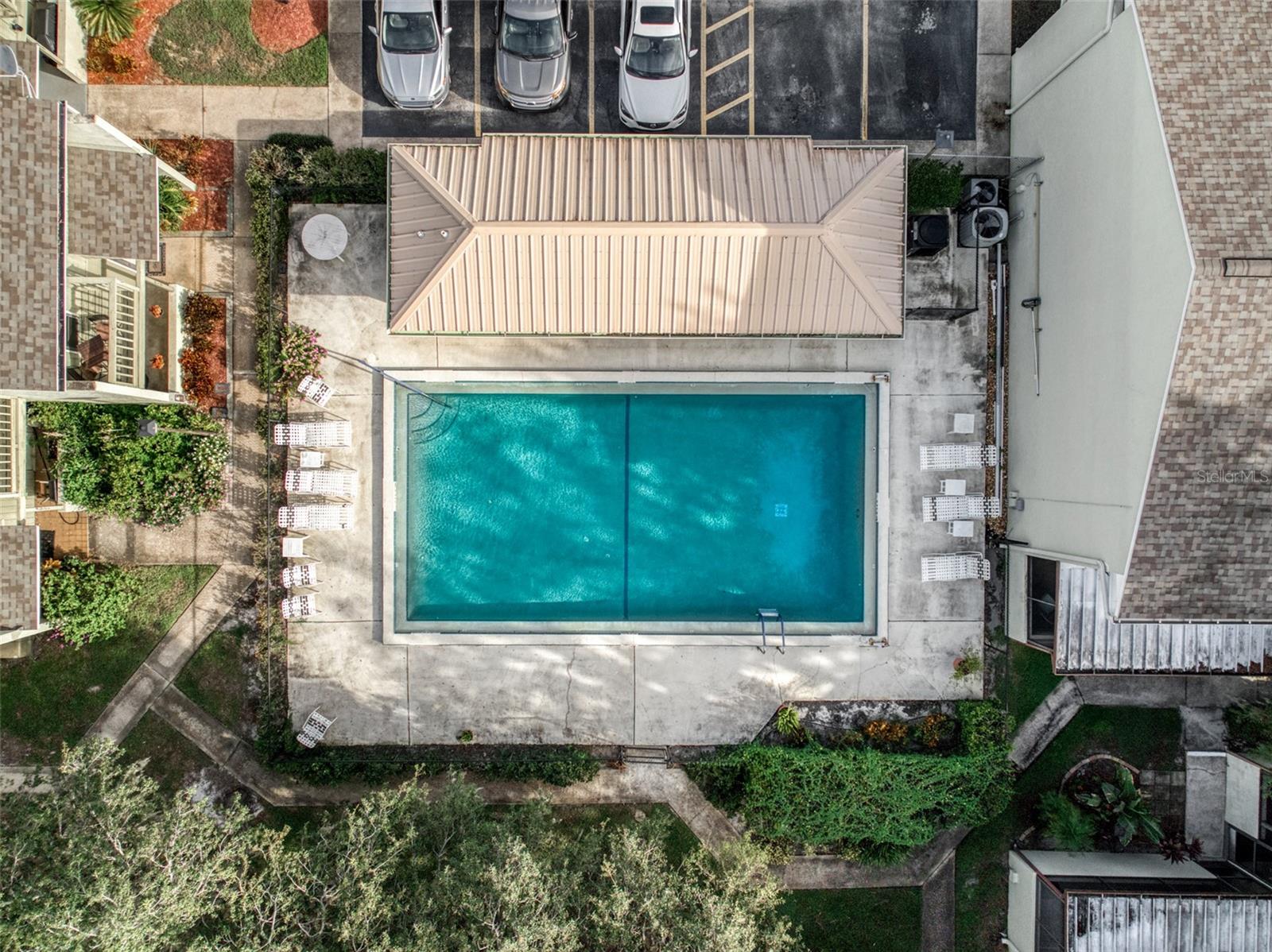 BAY STREET VILLAS - Residential