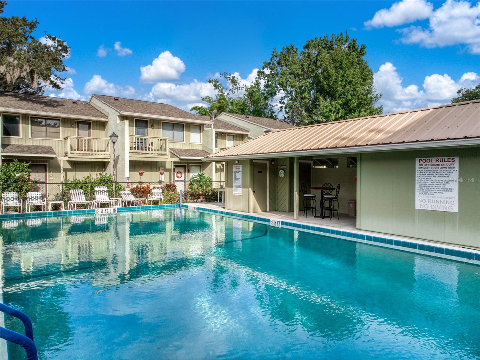 BAY STREET VILLAS - Residential