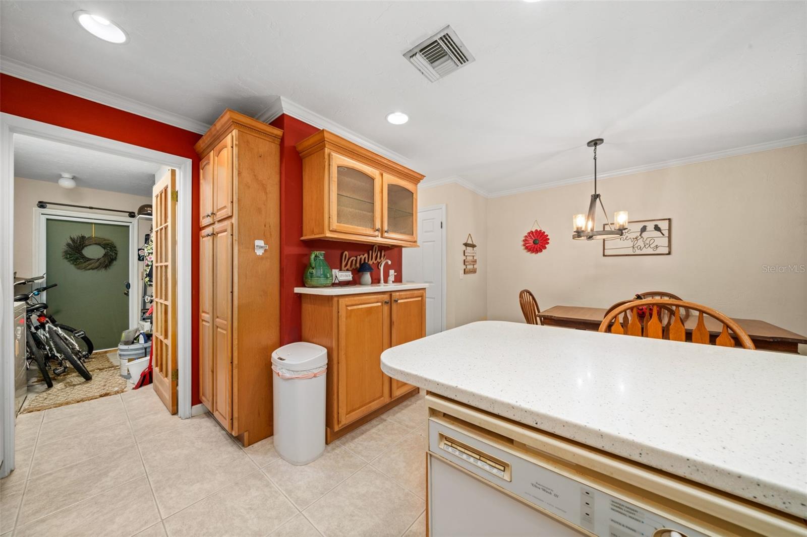 BAY STREET VILLAS - Residential