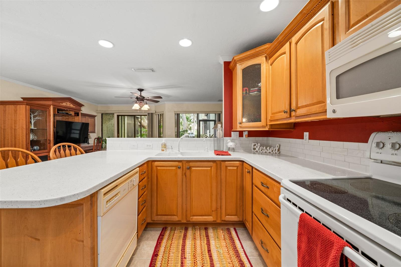 BAY STREET VILLAS - Residential