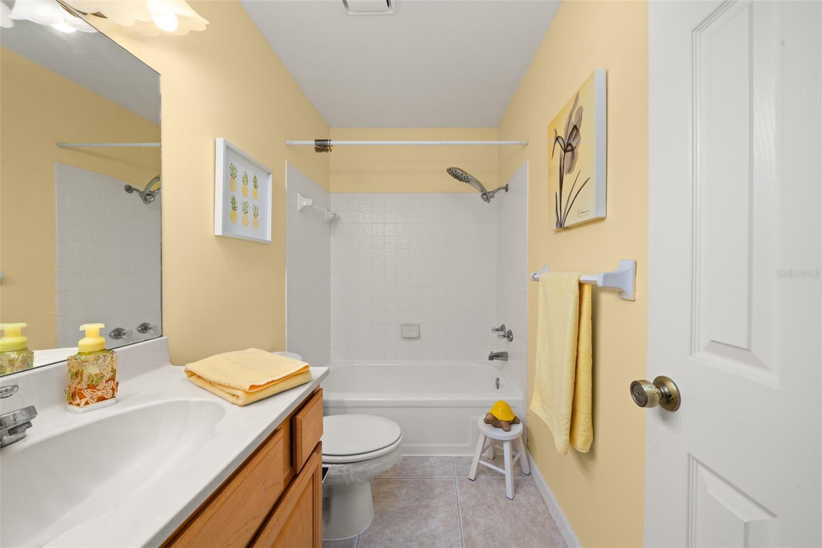 BAY STREET VILLAS - Residential