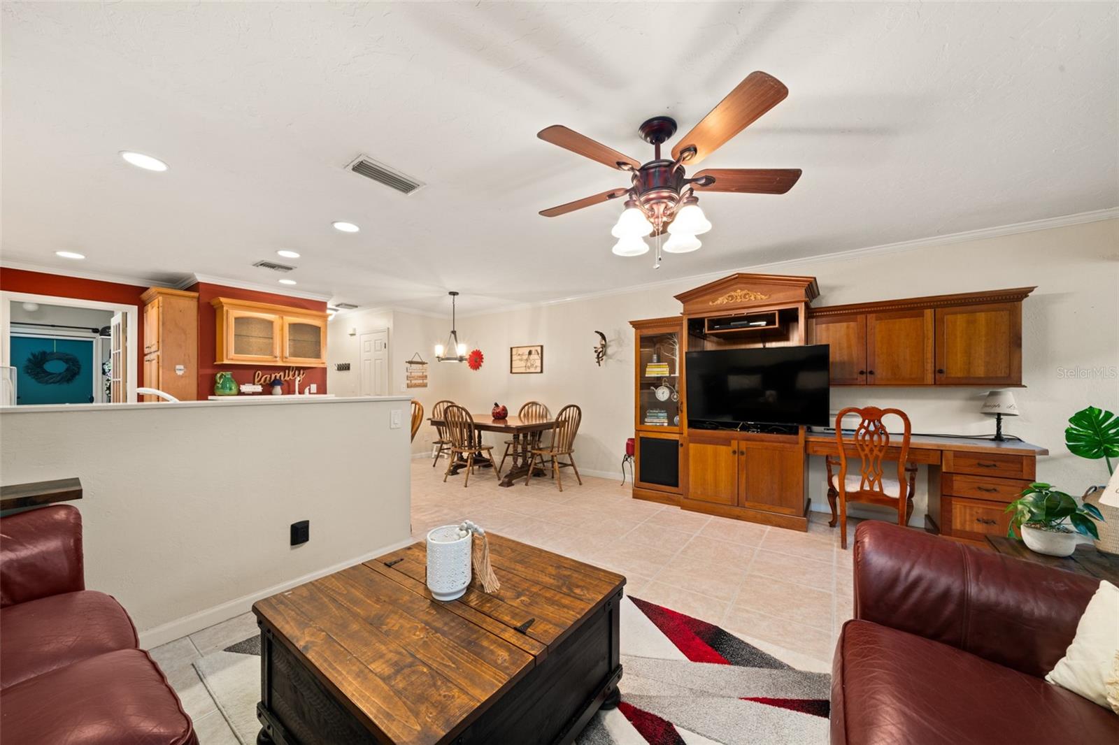 BAY STREET VILLAS - Residential