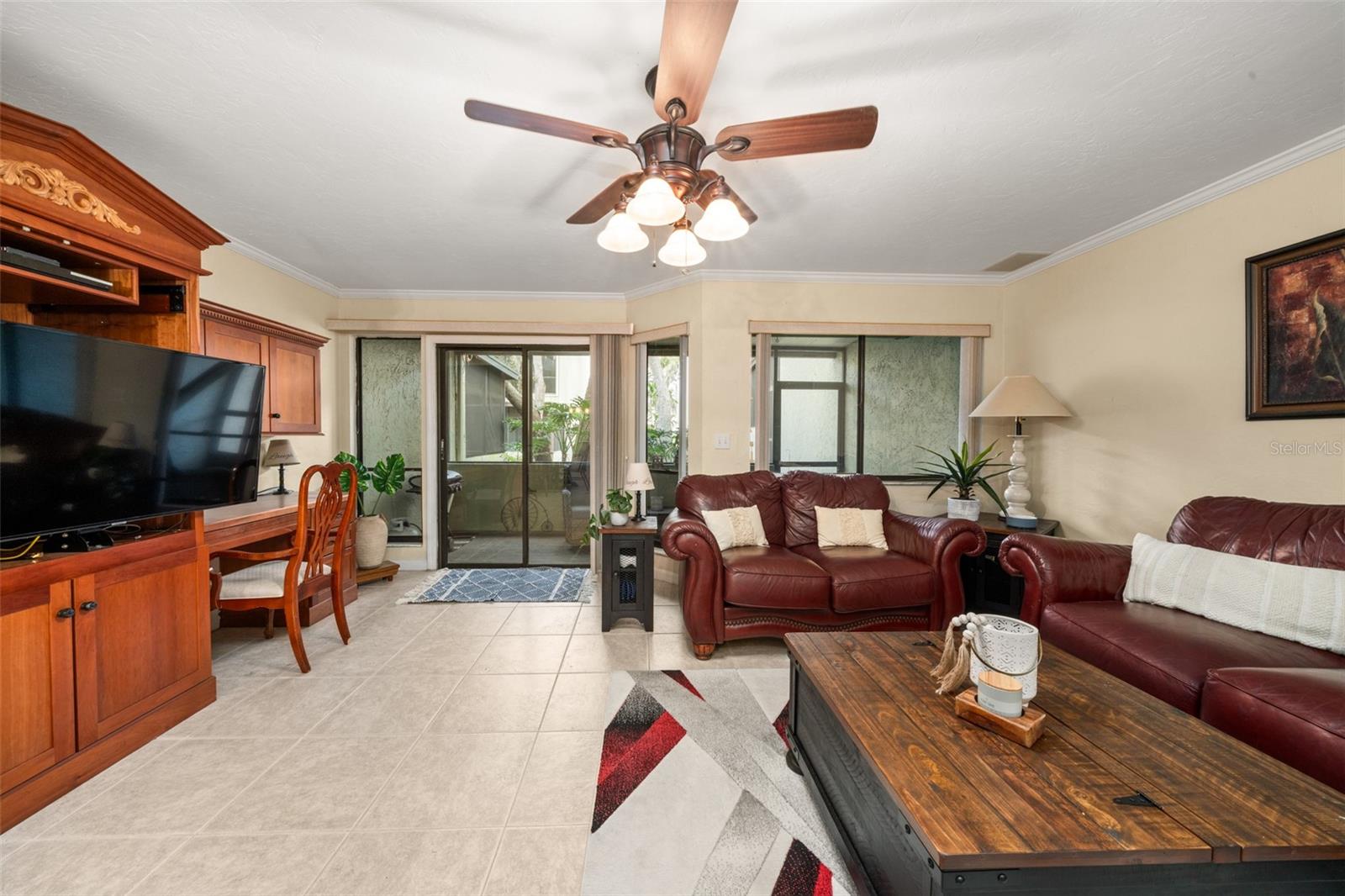 BAY STREET VILLAS - Residential