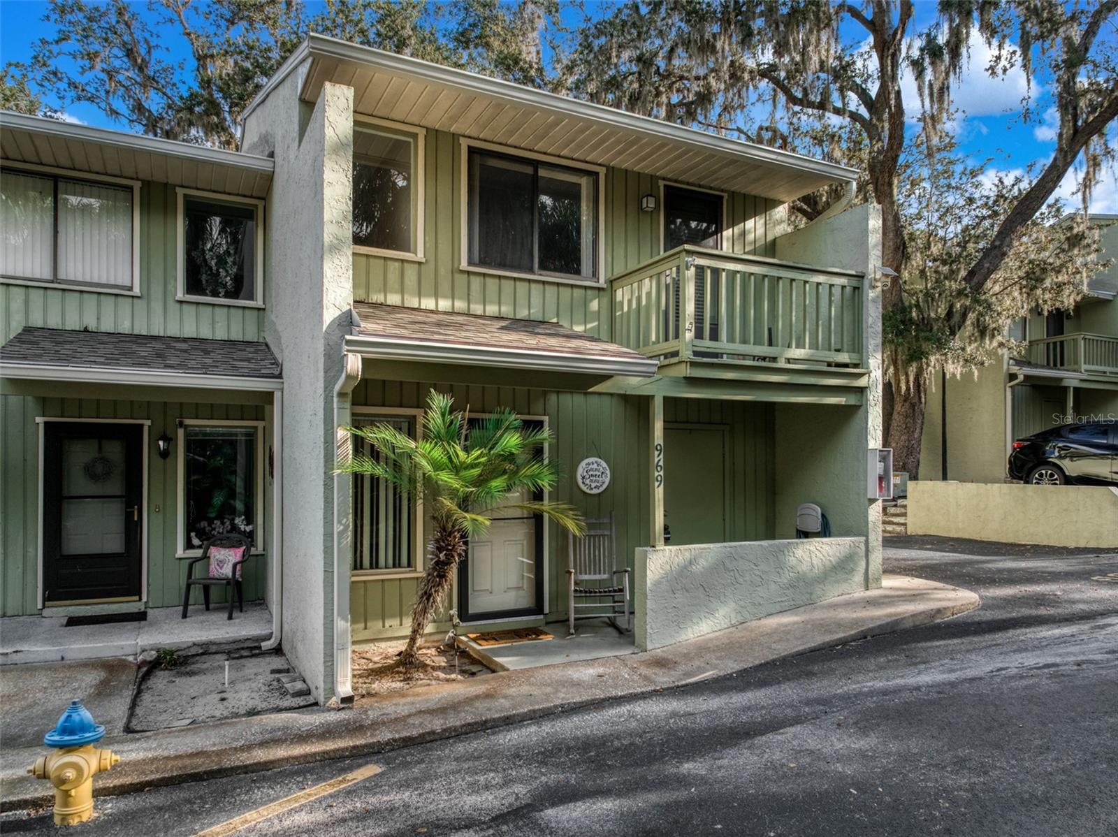 BAY STREET VILLAS - Residential