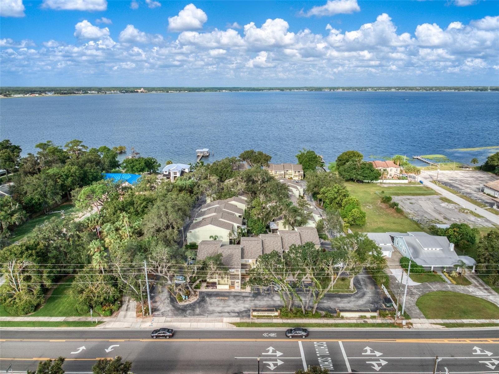 BAY STREET VILLAS - Residential