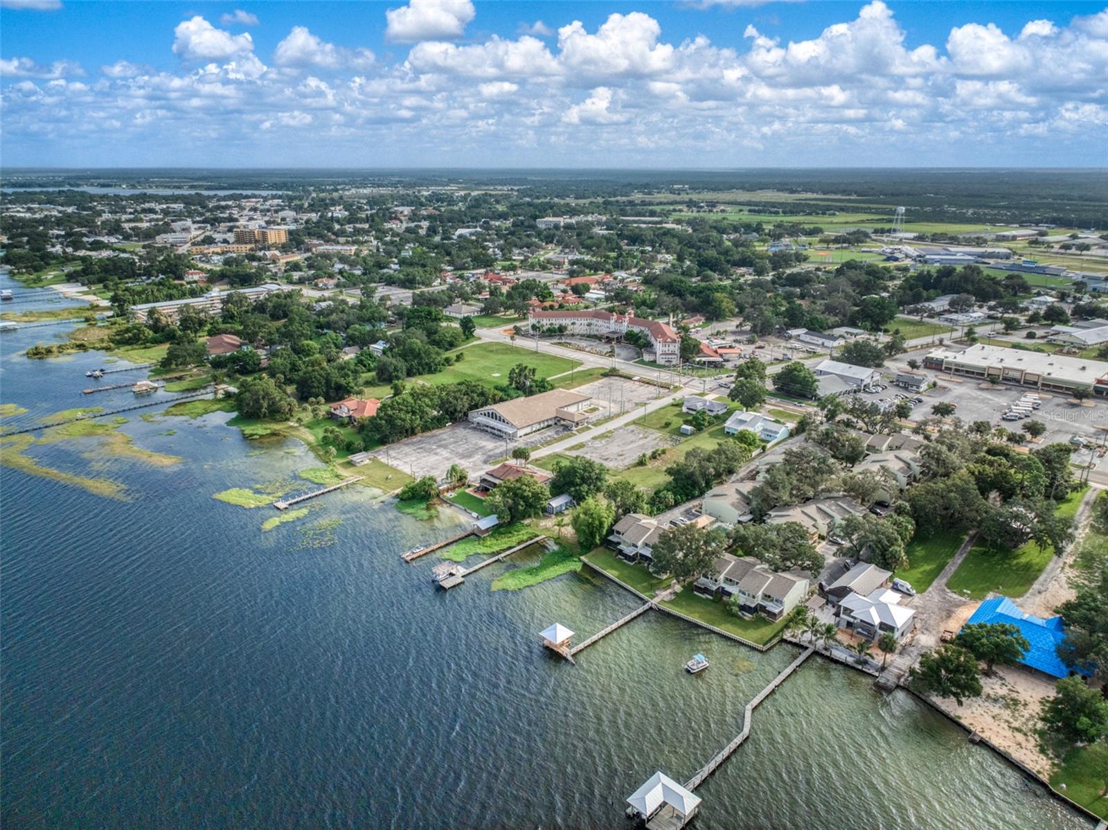 BAY STREET VILLAS - Residential