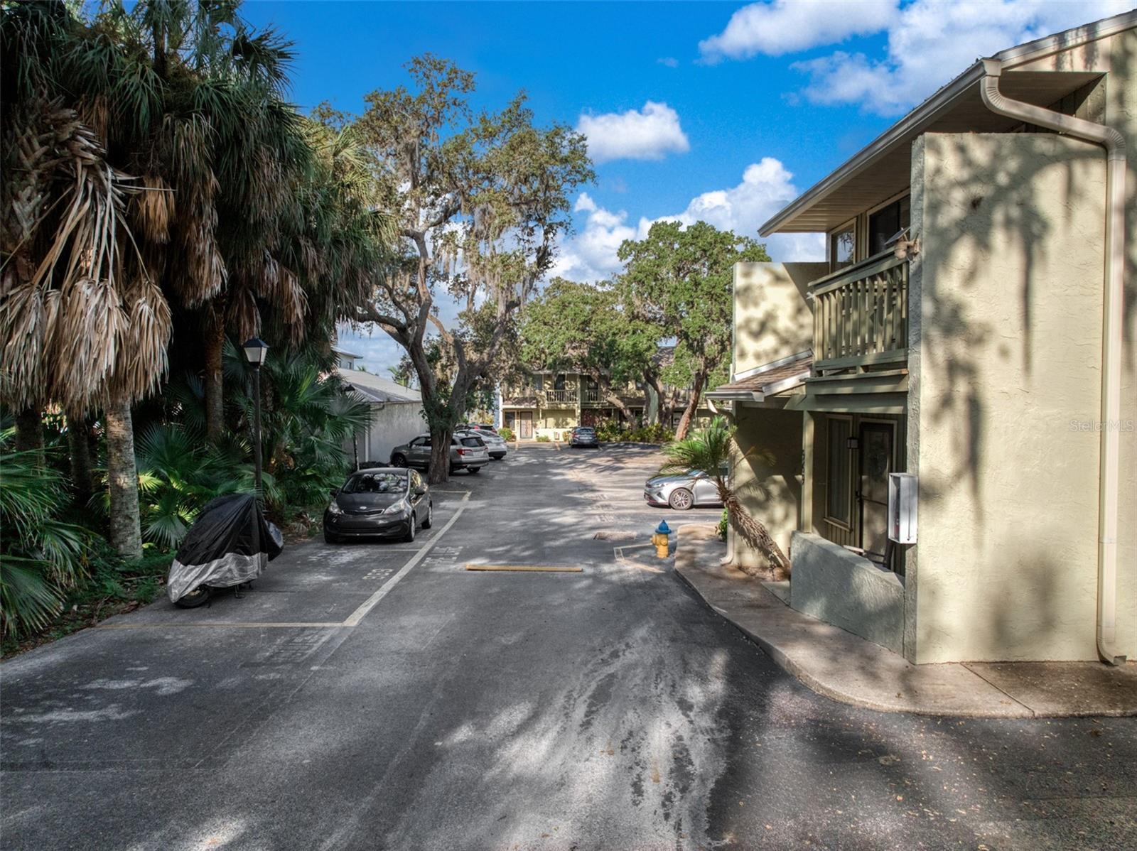 BAY STREET VILLAS - Residential