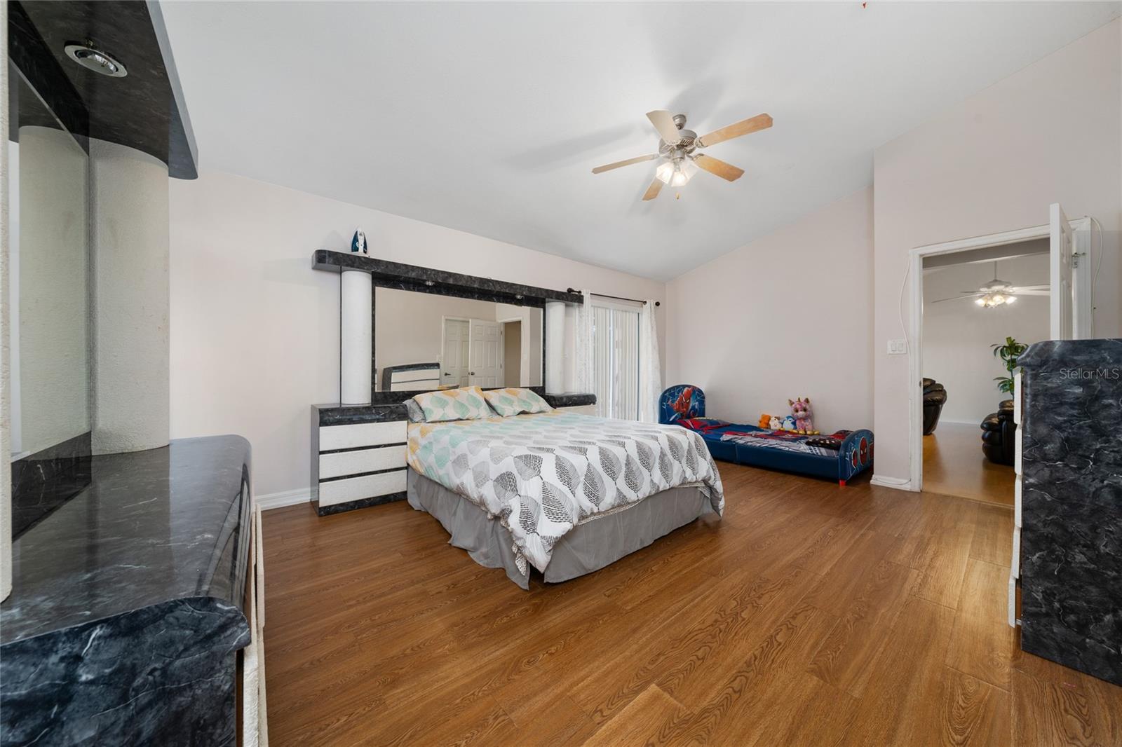 SOUTHCHASE - Residential