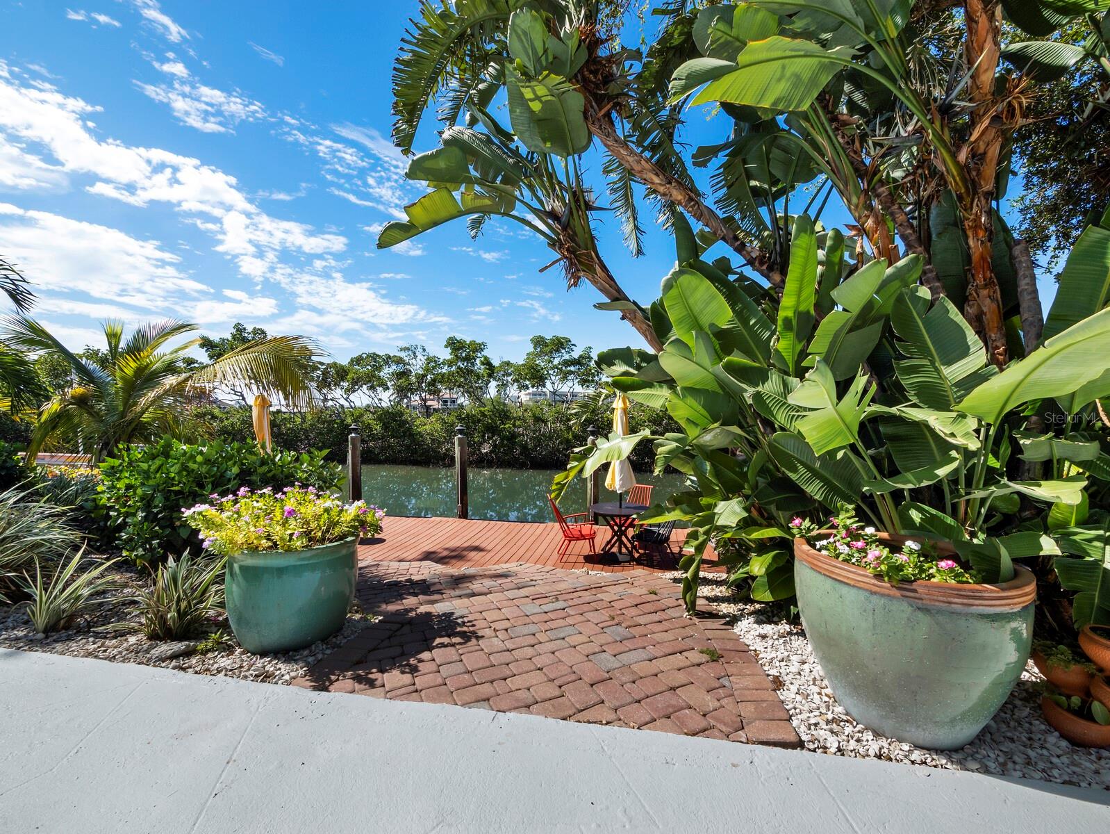 BAY ISLES - Residential