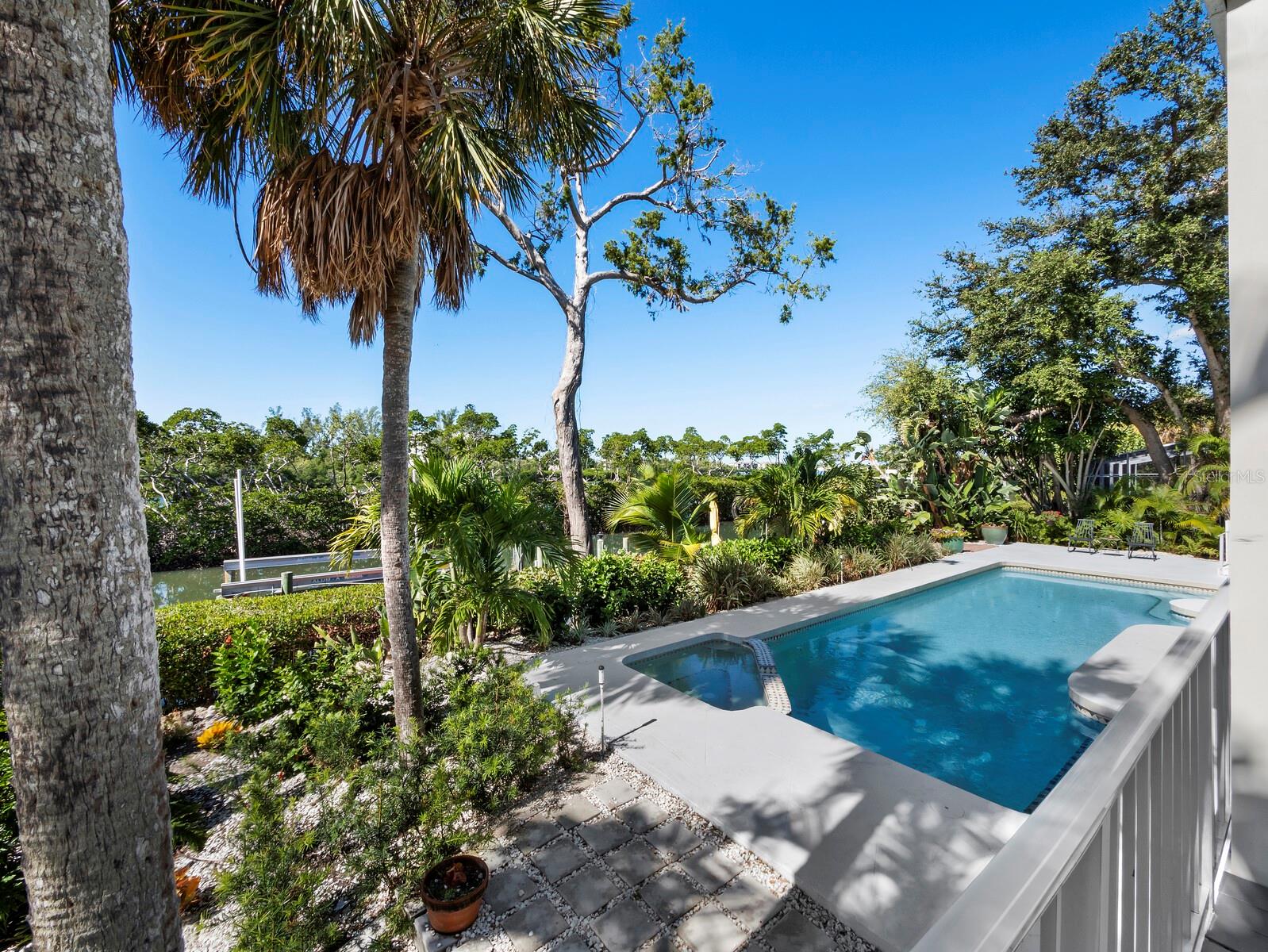 BAY ISLES - Residential