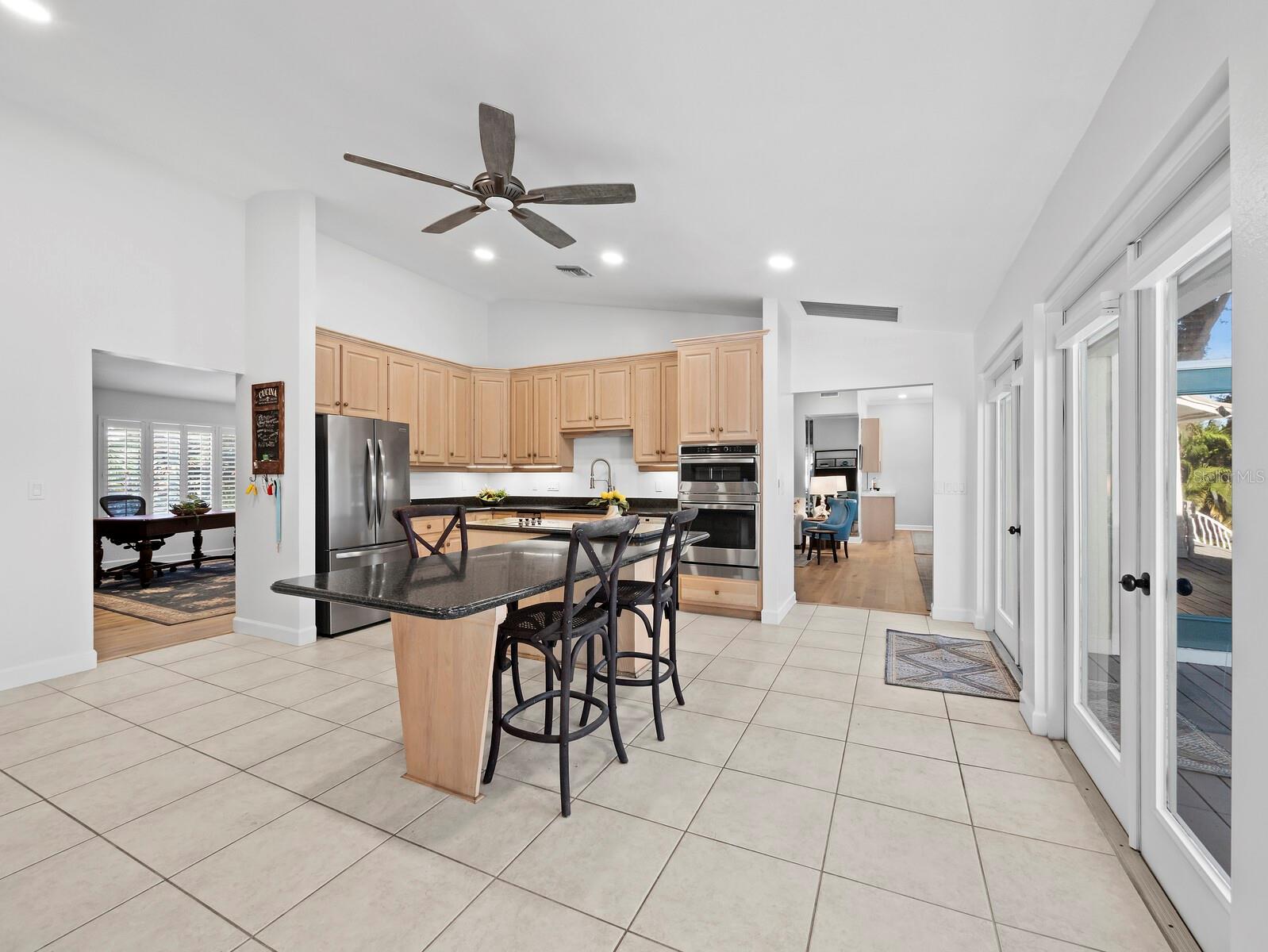 BAY ISLES - Residential