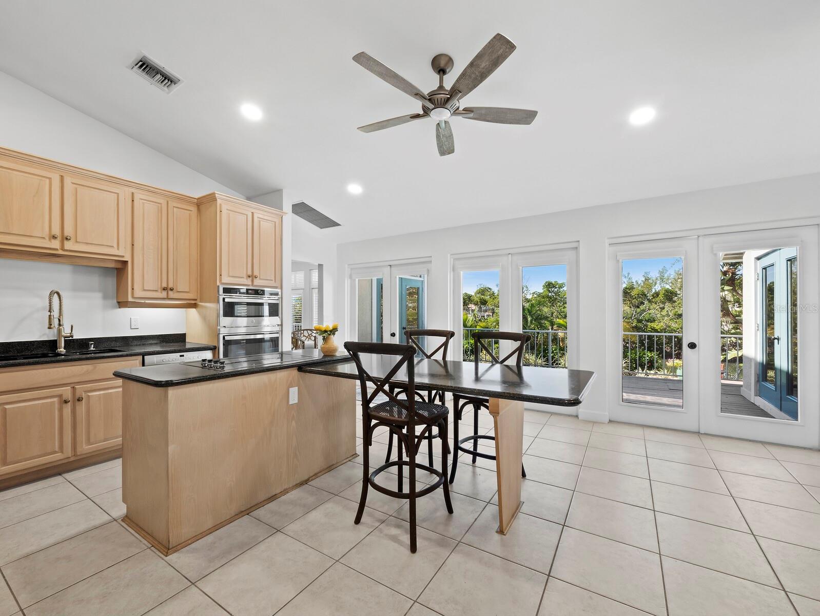 BAY ISLES - Residential