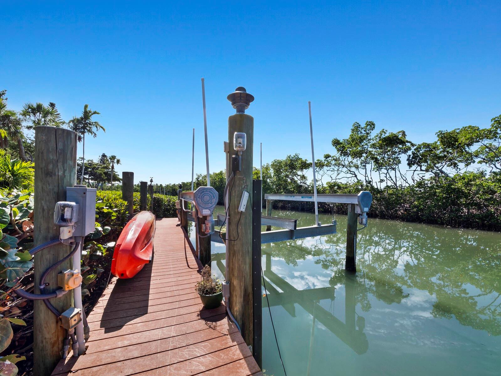 BAY ISLES - Residential