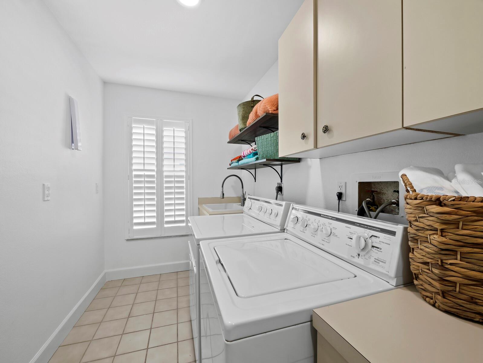 BAY ISLES - Residential