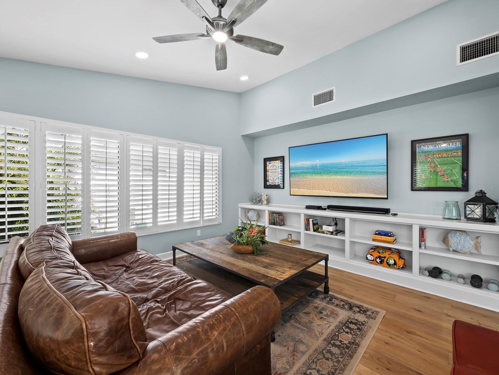 BAY ISLES - Residential