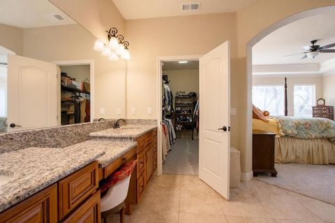 Tiny photo for 15950 Splendid Oaks Lane, Tavares, FL 32778 (MLS # O6390629)