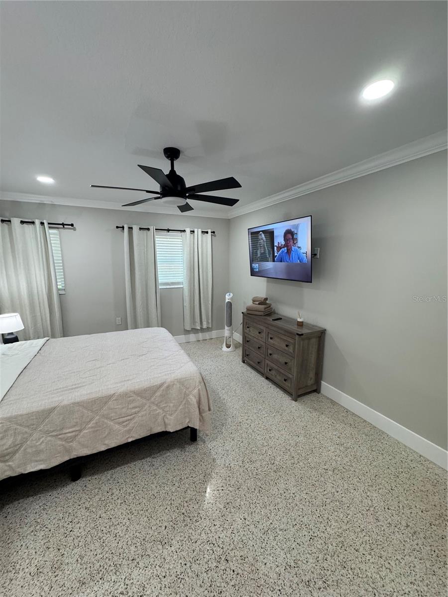 ROUSLYNN - Residential Income