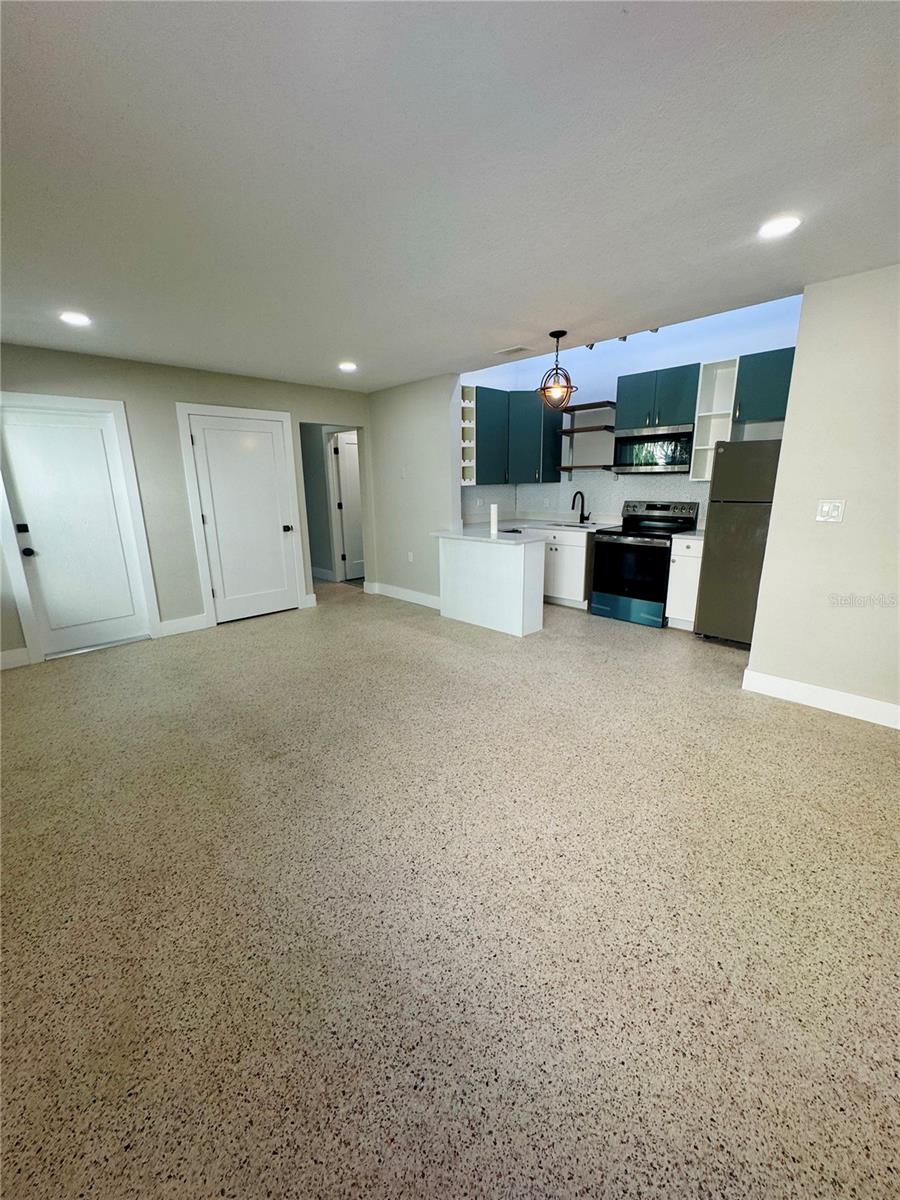 ROUSLYNN - Residential Income