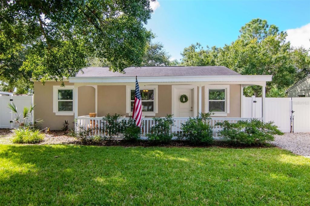 Photo of 4714 W Bay View Avenue, Tampa, FL 33611 (MLS # TB8435607)