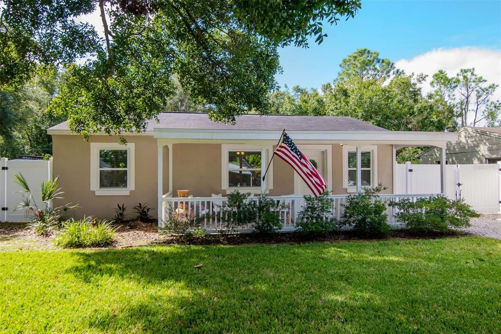 Photo of 4714 W Bay View Avenue, Tampa, FL 33611 (MLS # TB8435607)