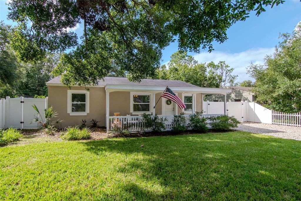Photo of 4714 W Bay View Avenue, Tampa, FL 33611 (MLS # TB8435607)