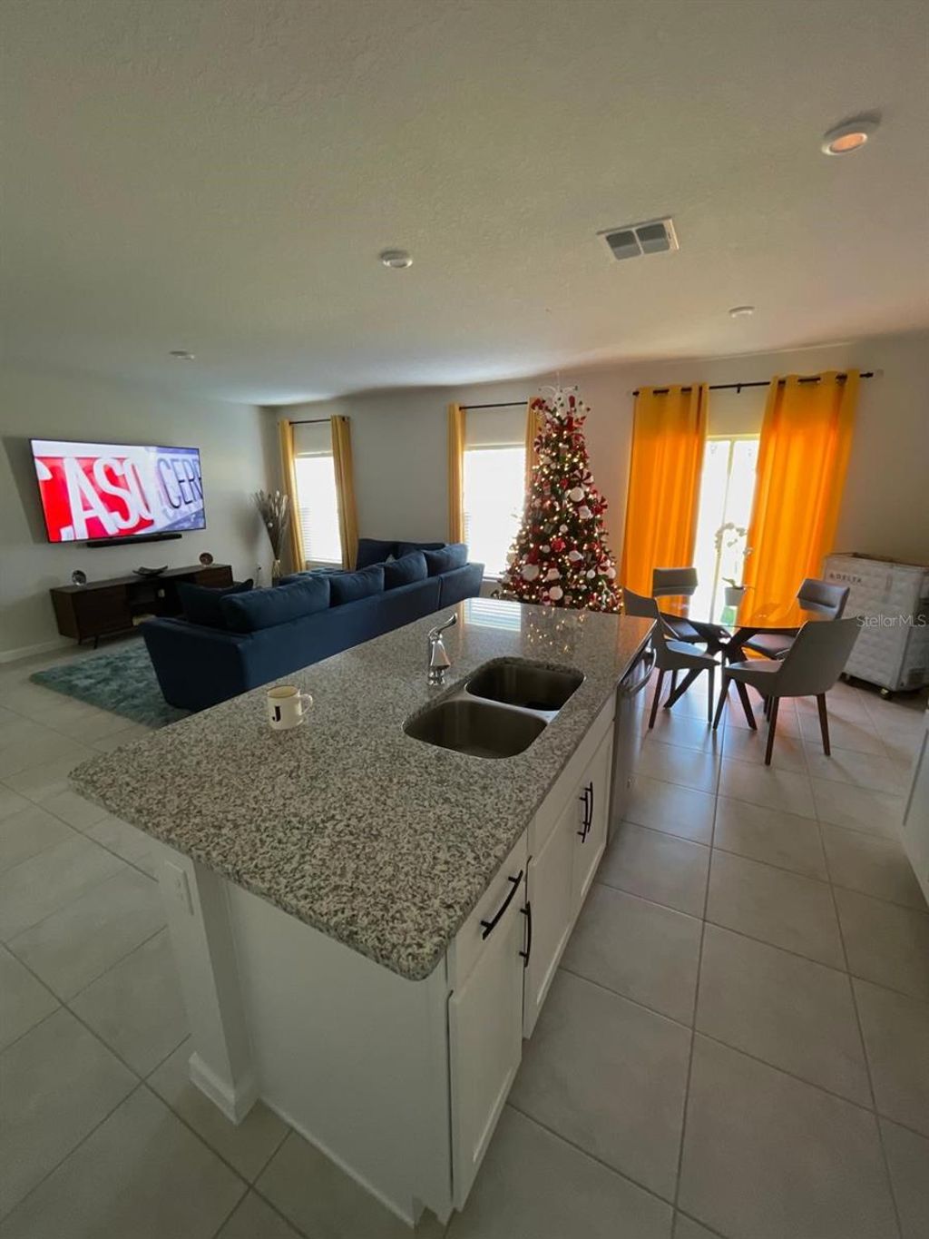 Photo of 145 Silver Maple Bend, Davenport, FL 33837 (MLS # S5149593)
