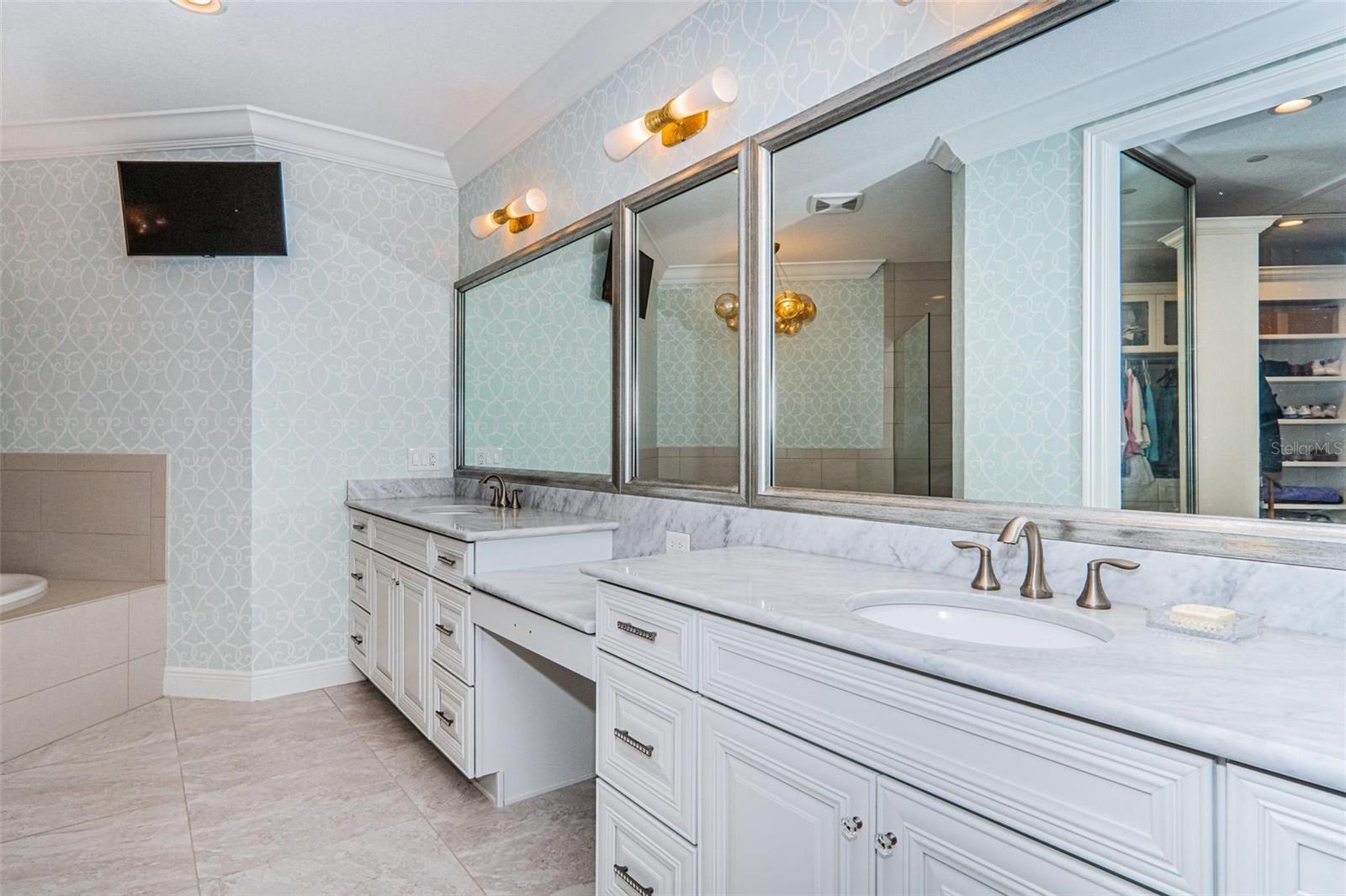 CASA BAHIA AT WESTSHORE YACHT - Residential Lease