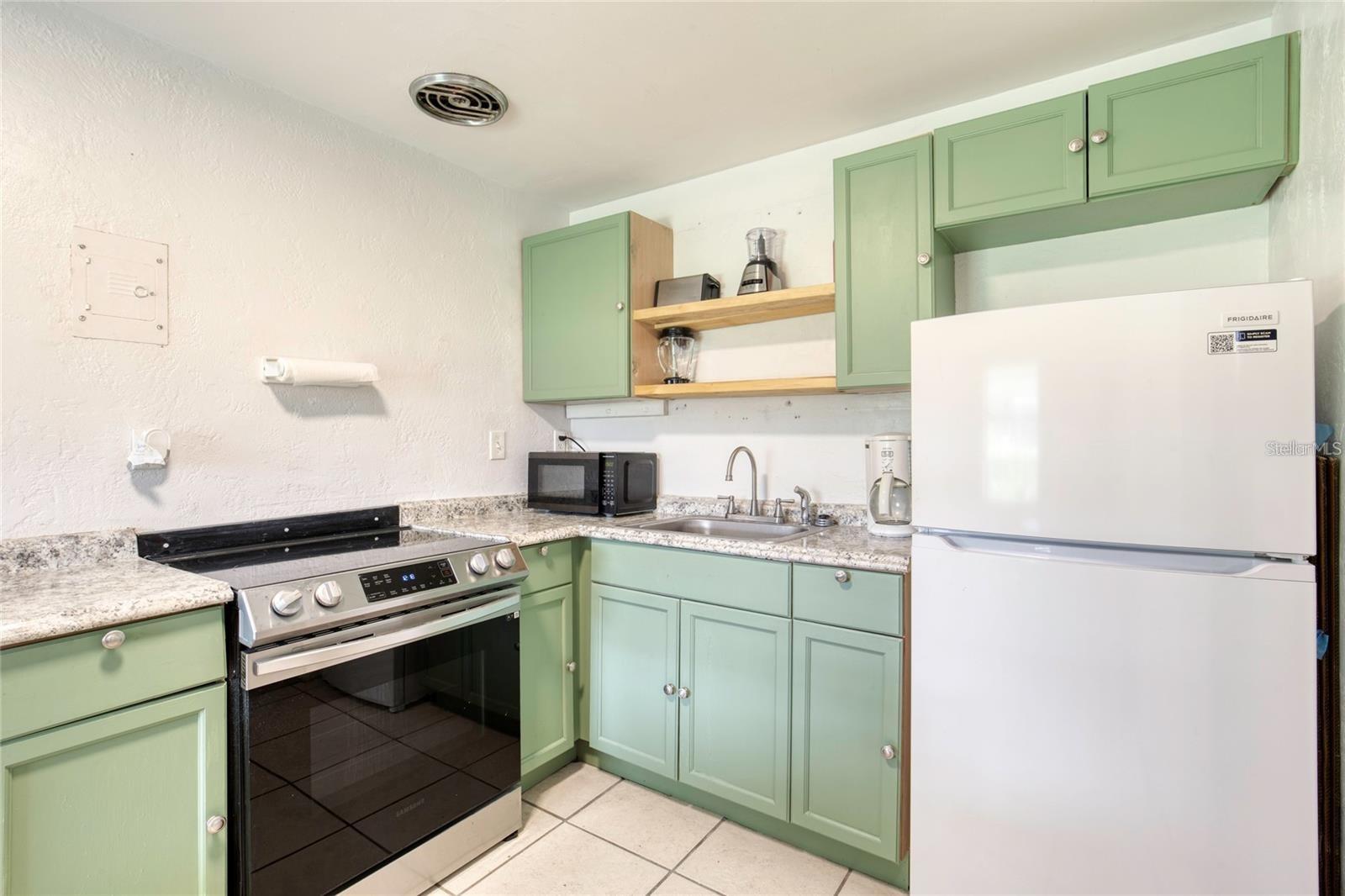 MASON & CARSWELLS HOLLY HILL - Residential Income