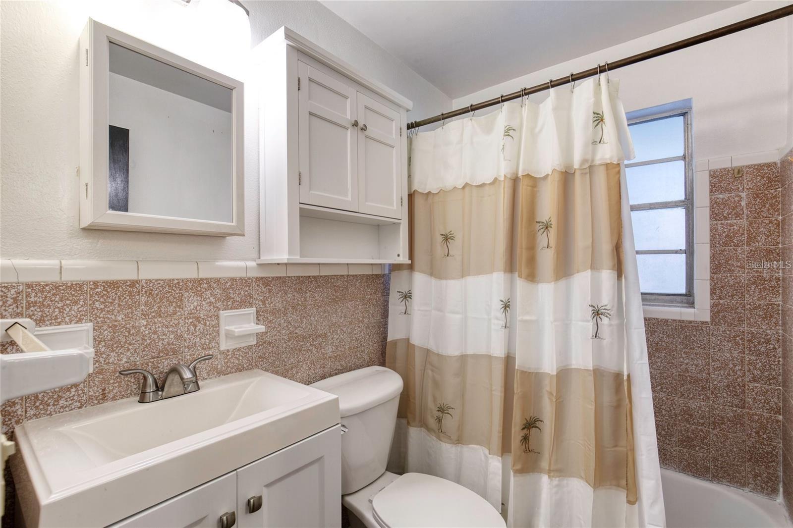 MASON & CARSWELLS HOLLY HILL - Residential Income