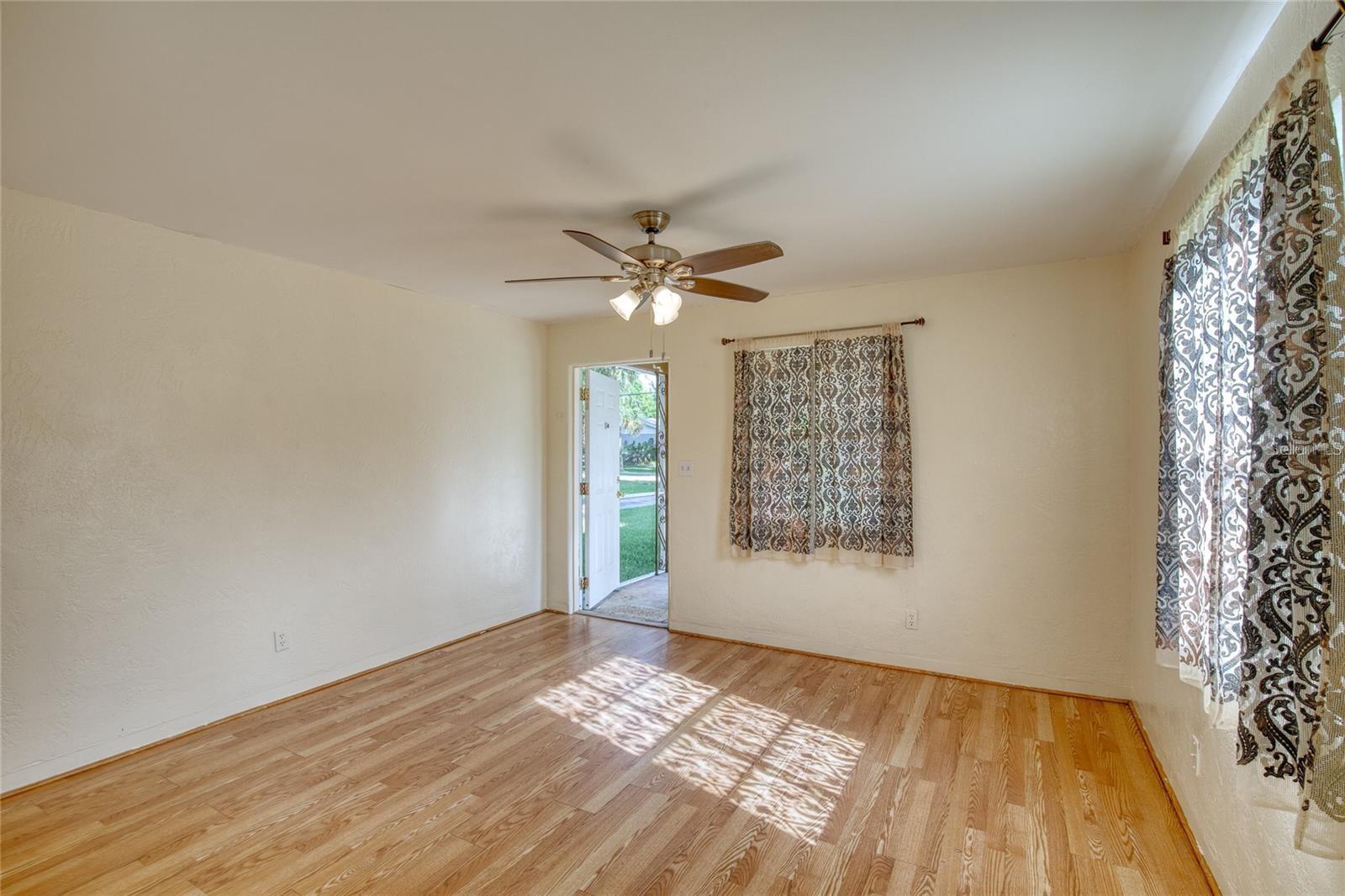 MASON & CARSWELLS HOLLY HILL - Residential Income