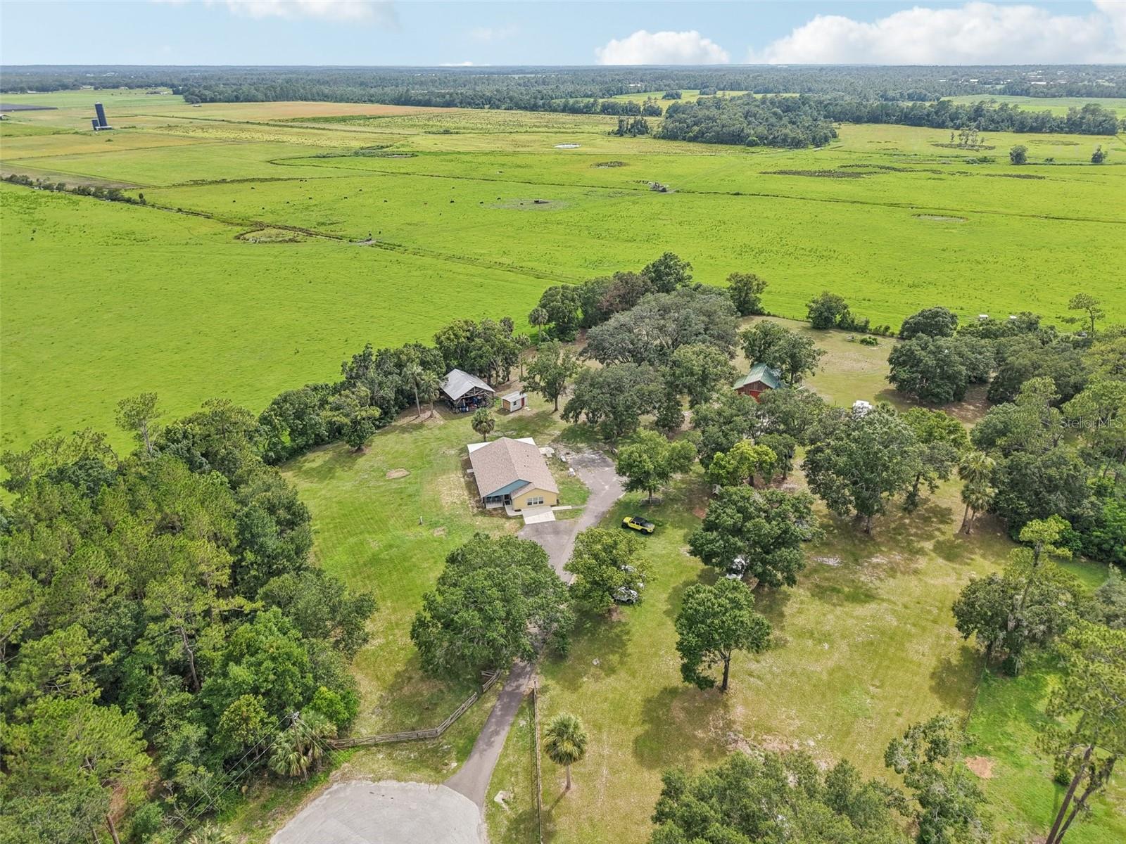 LEE ACRES - Residential