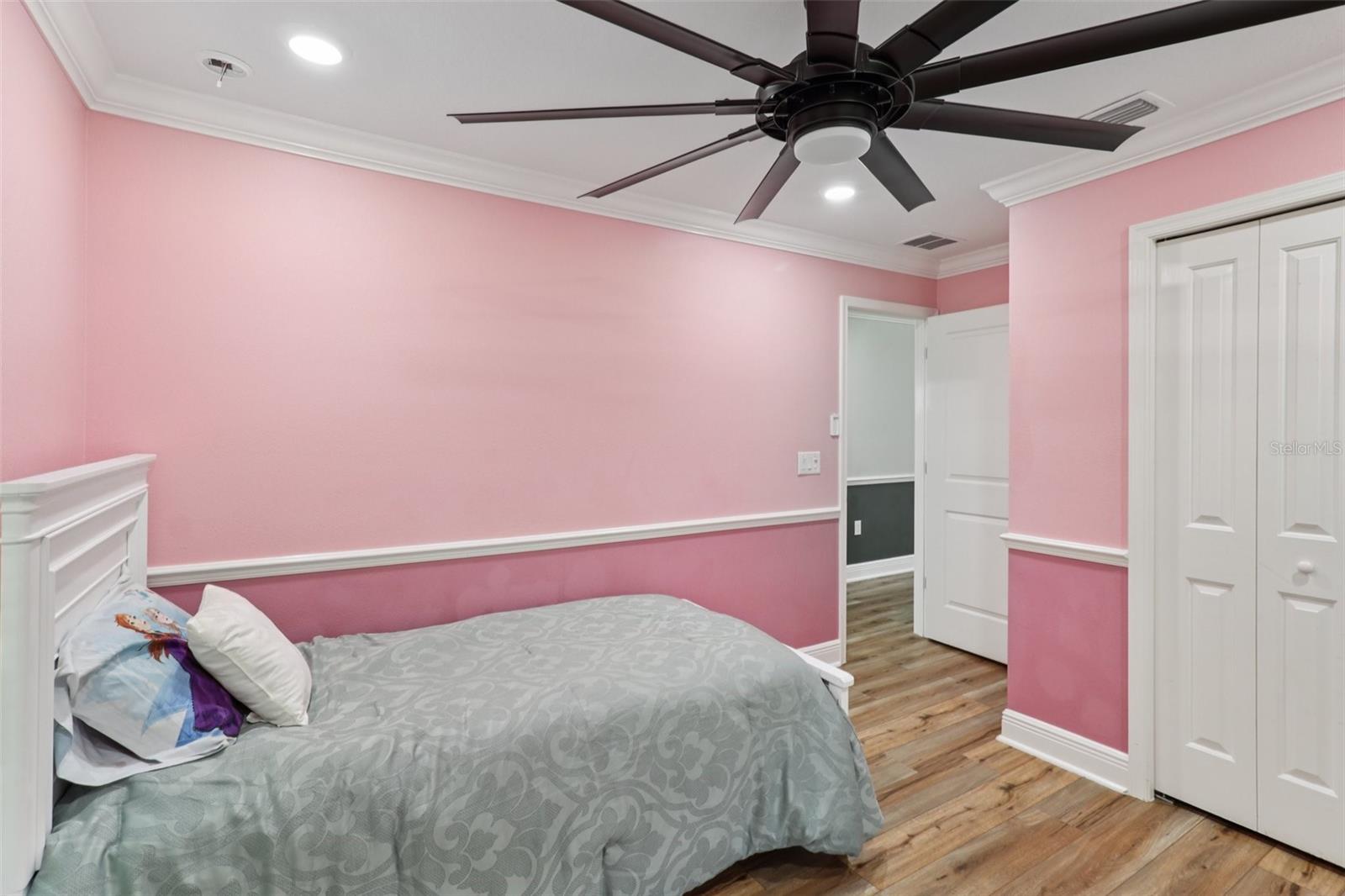 LEE ACRES - Residential