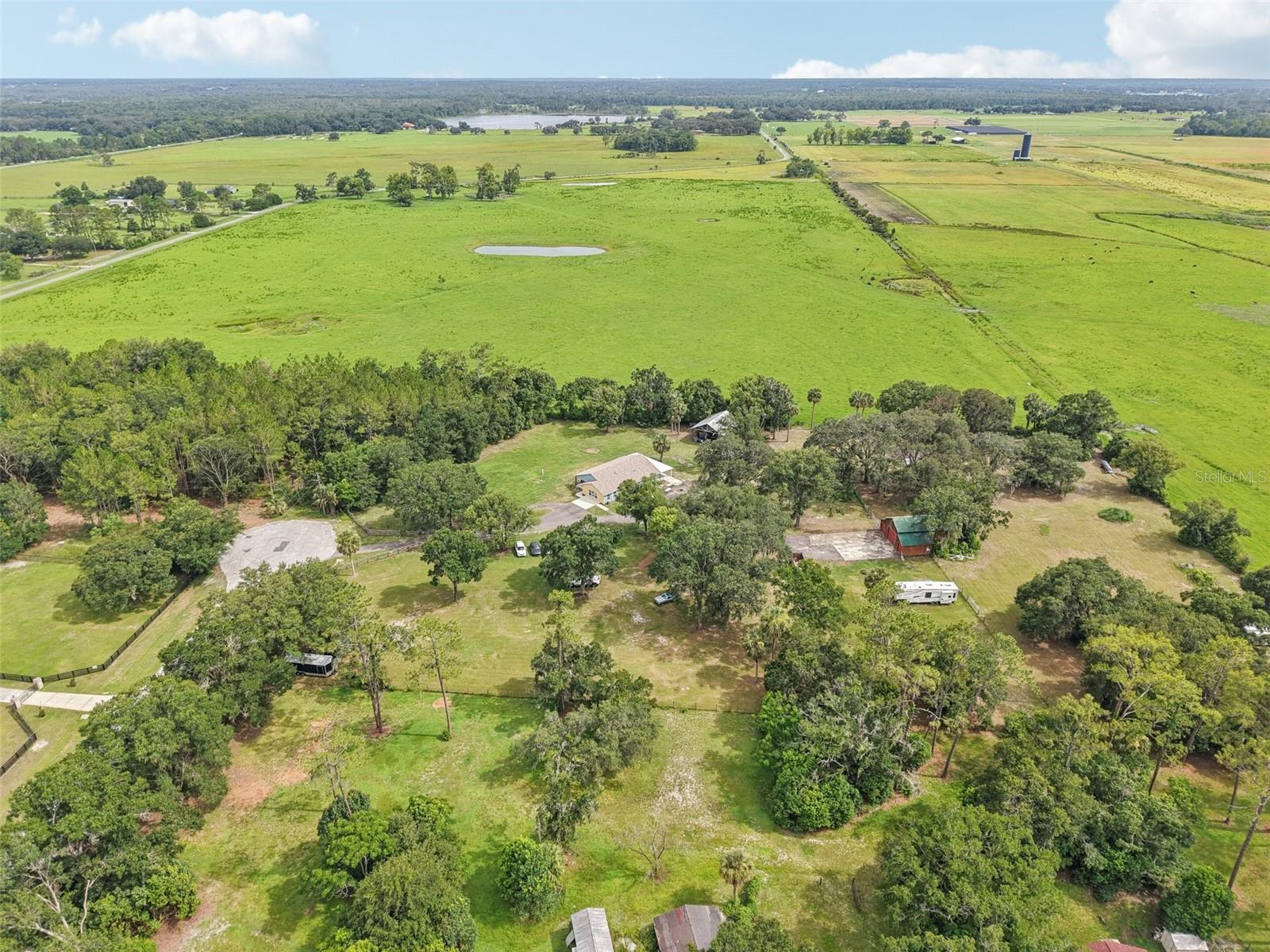 LEE ACRES - Residential