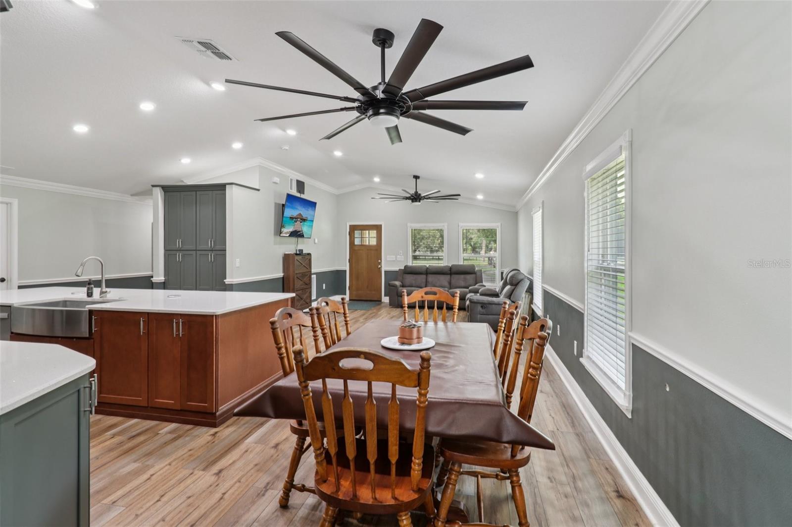 LEE ACRES - Residential