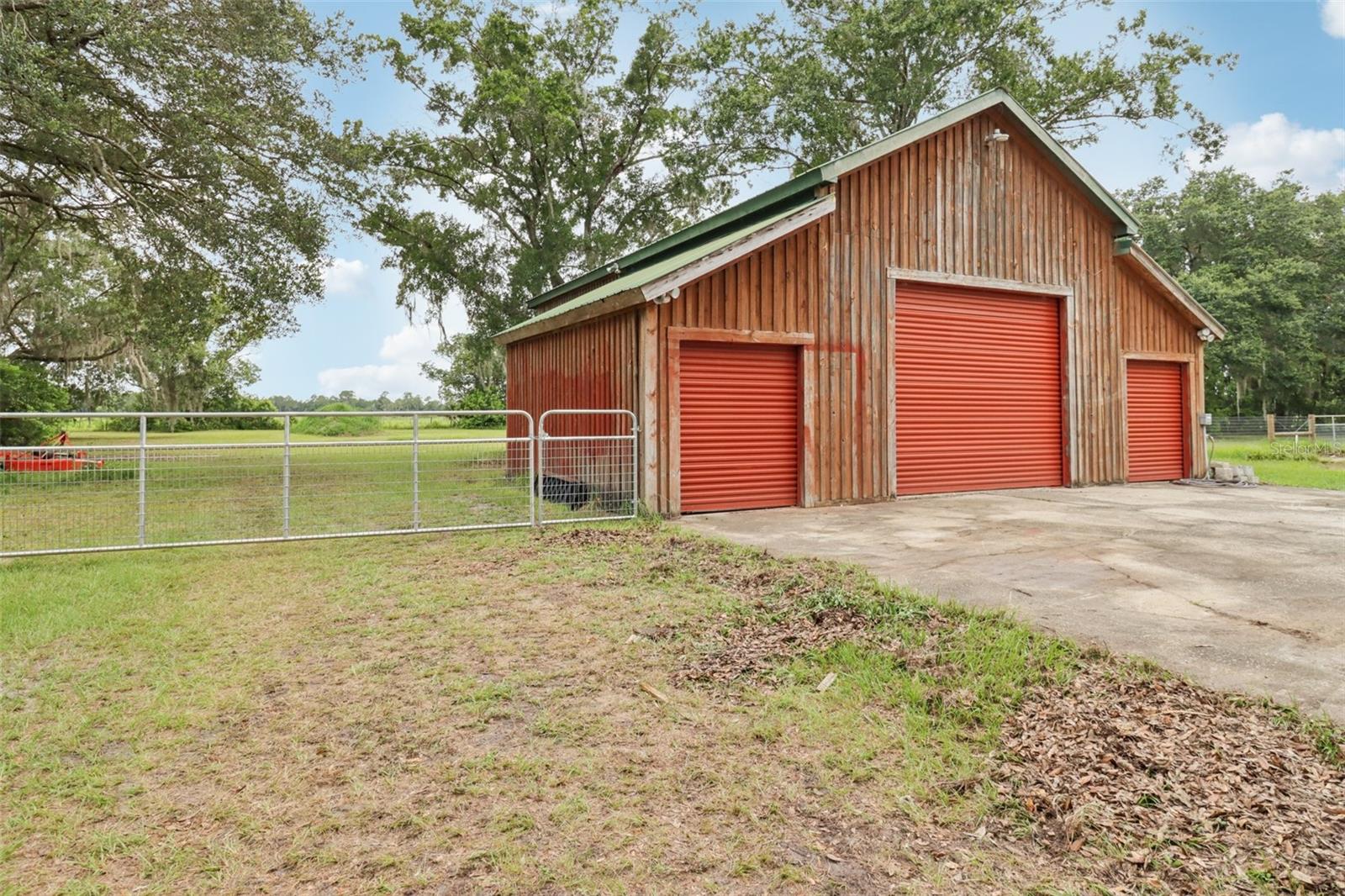 LEE ACRES - Residential