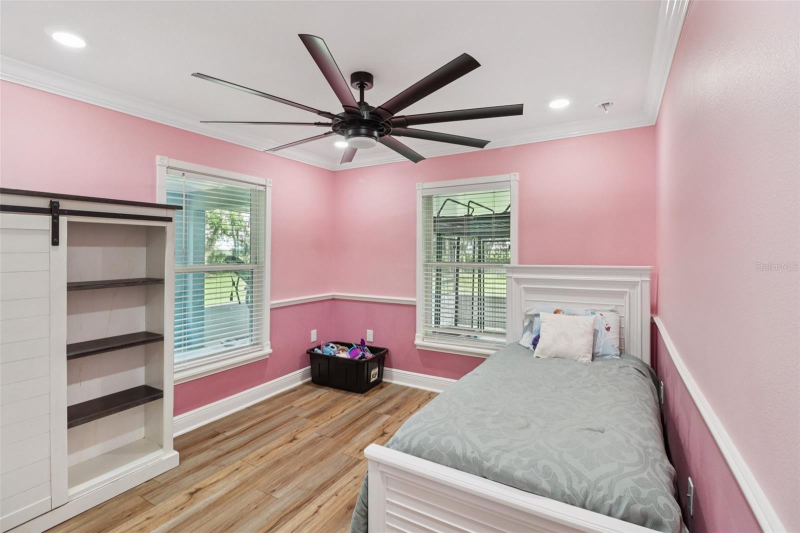 LEE ACRES - Residential