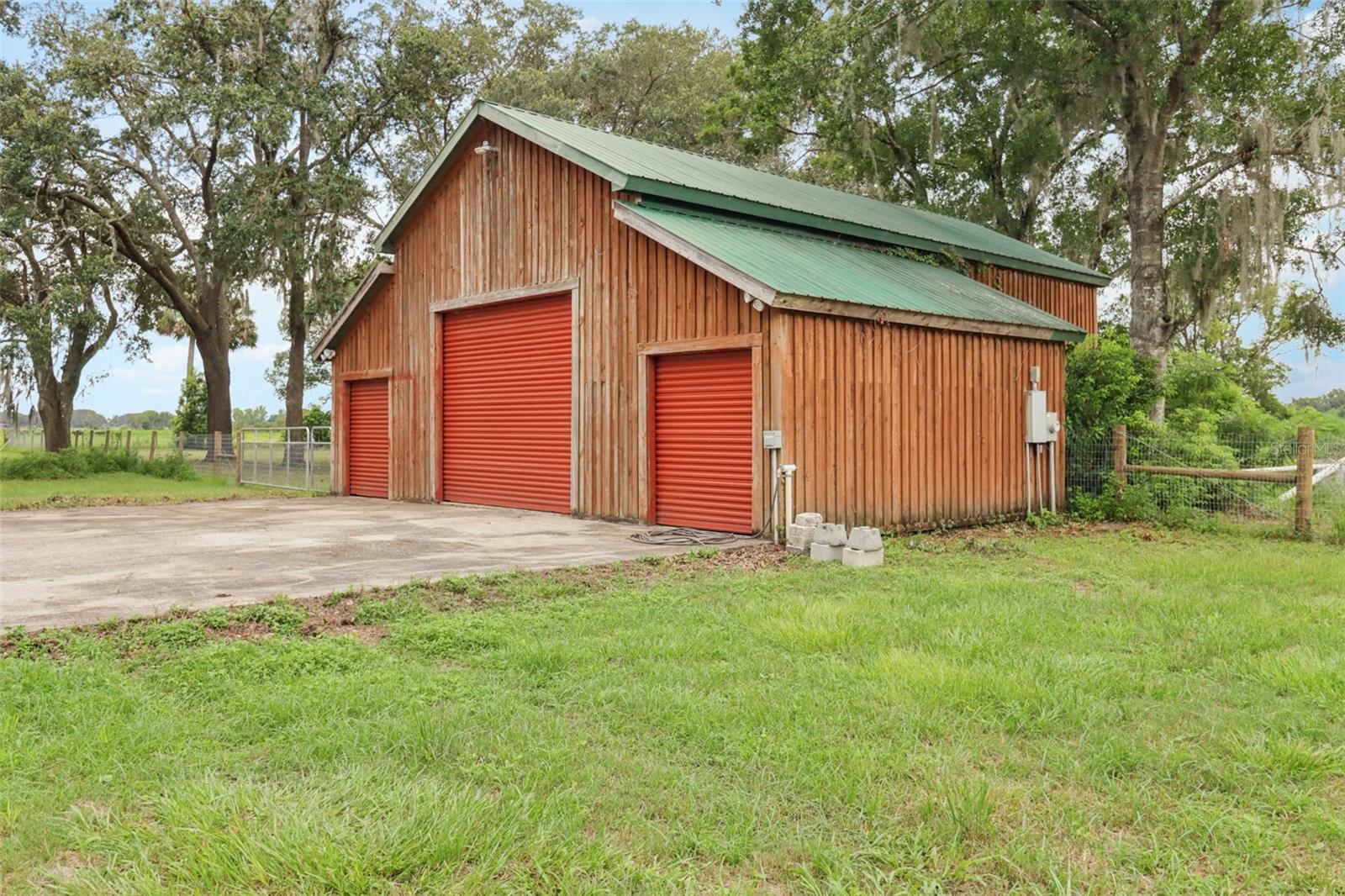 LEE ACRES - Residential